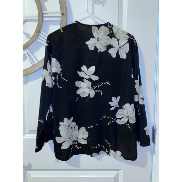 Chiffon blossom long sleeve - Picture 3 of 3